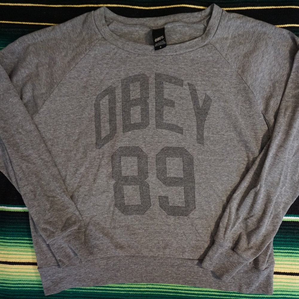 OBEY Women's crewneck